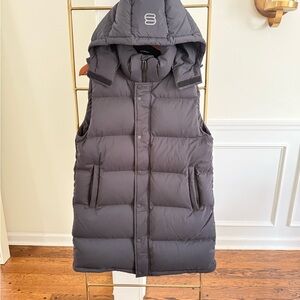 Aritzia Super Puff Vest Long M Like-New!